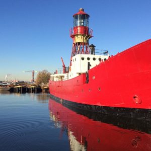 exploring_other_side_amsterdam_ship-1024x683-1