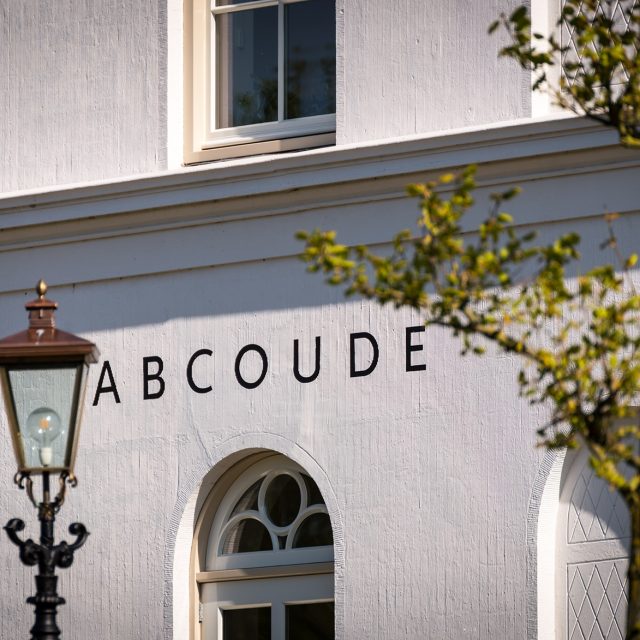 walk_outside_abcoude_mondriaan_gable